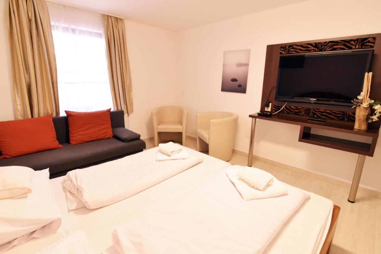 Fészek Fogadó - Pension Nest Mosonmagyaróvár Exterior foto