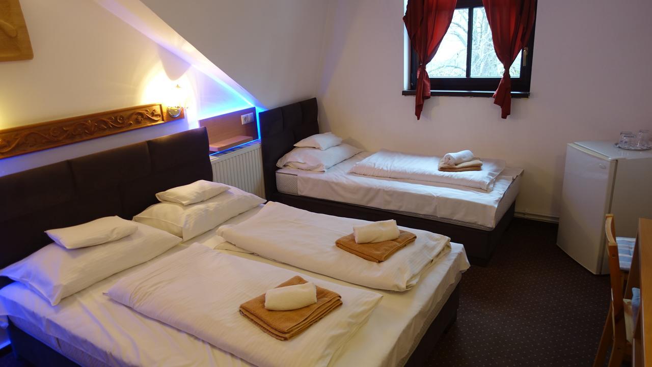Fészek Fogadó - Pension Nest Mosonmagyaróvár Exterior foto