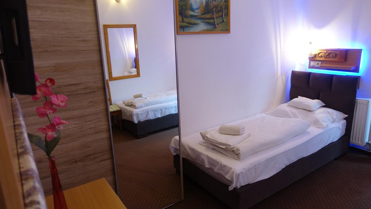 Fészek Fogadó - Pension Nest Mosonmagyaróvár Exterior foto