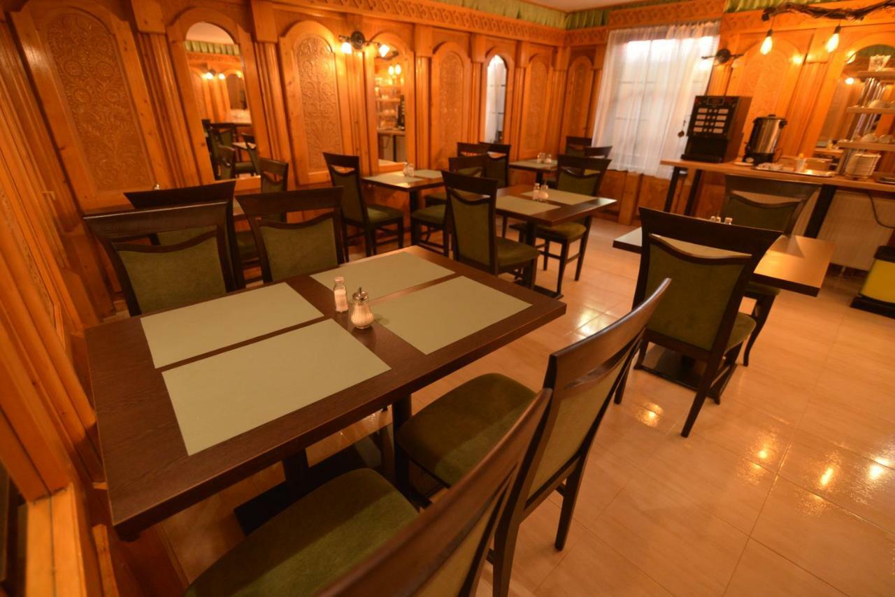 Fészek Fogadó - Pension Nest Mosonmagyaróvár Exterior foto